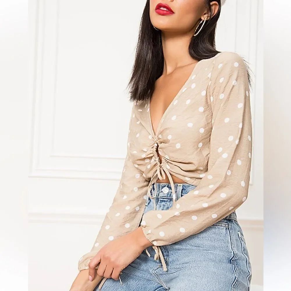 Superdown Cait Keyhole Polka Dot Crop Top Women’s Medium
